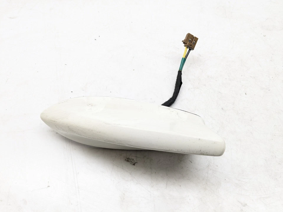 NISSAN QASHQAI J12 MK3 AERIAL ANTENNA ROOF SHARK FIN IN WHITE / 326 2022 - Image 2 of 4