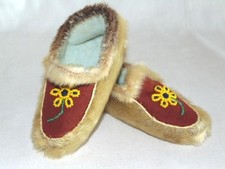 Charming Vintage Alaska Inuit Child's MOCCASIN SHOES, Beaded, Excellent