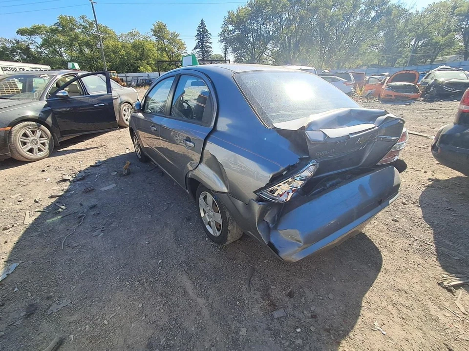 2011 Chevrolet Aveo Washer Reservoir 1.60L Used OEM 76000 Miles 3683615 - Image 3 of 4