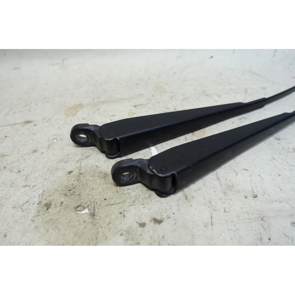 Par de brazos limpiaparabrisas de metal izquierdo derecho de fábrica BMW E30 serie 3 Bosch 1984-1993 Foto 2 de 4