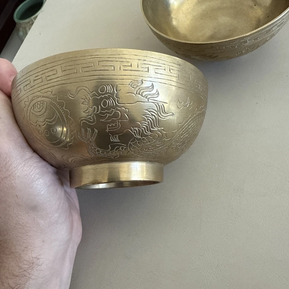 "Raro frutero vintage de 2 piezas con incrustaciones de latón forma redonda patrón de dragón asiático 4,5""" Foto 3 de 4