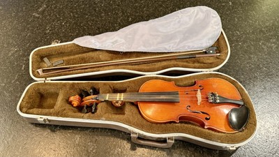 Acoustic 3/4 Violin Brown Varnish with Bow, Hard Case, Chinrest, Fine Tuner