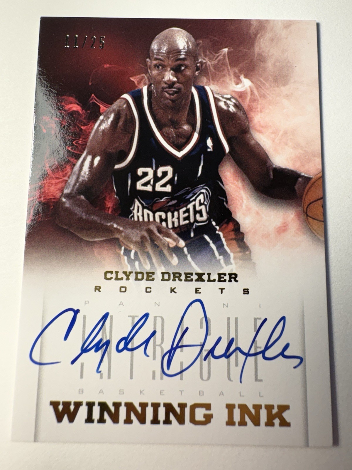 2012-13 Panini Intrigue Basketball Winning Ink Clyde Drexler On Card Auto /25