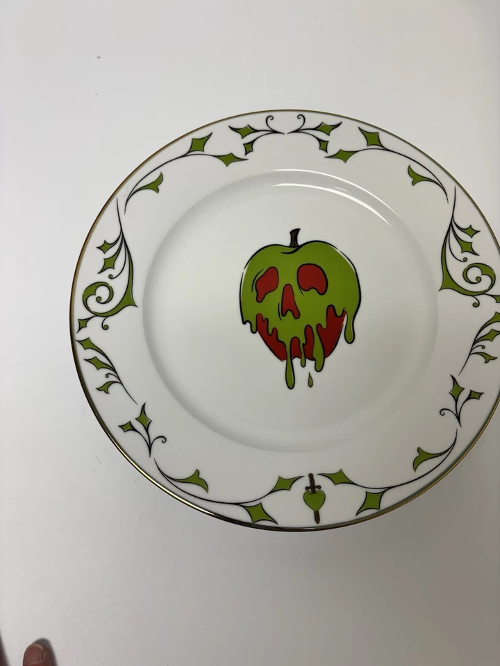 4 Disney Villains POISON APPLE 10.5” Dinner Plates Halloween Iridescent Zrike - Image 2 of 3