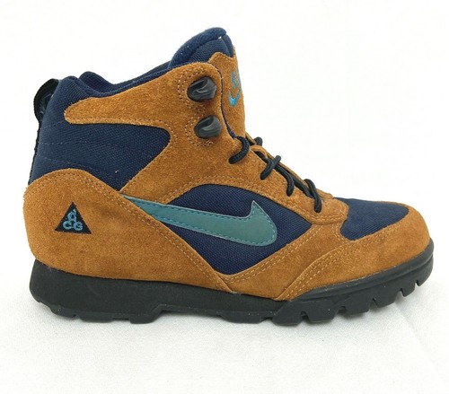 VTG 90s Womens Nike ACG Hiking Trail 