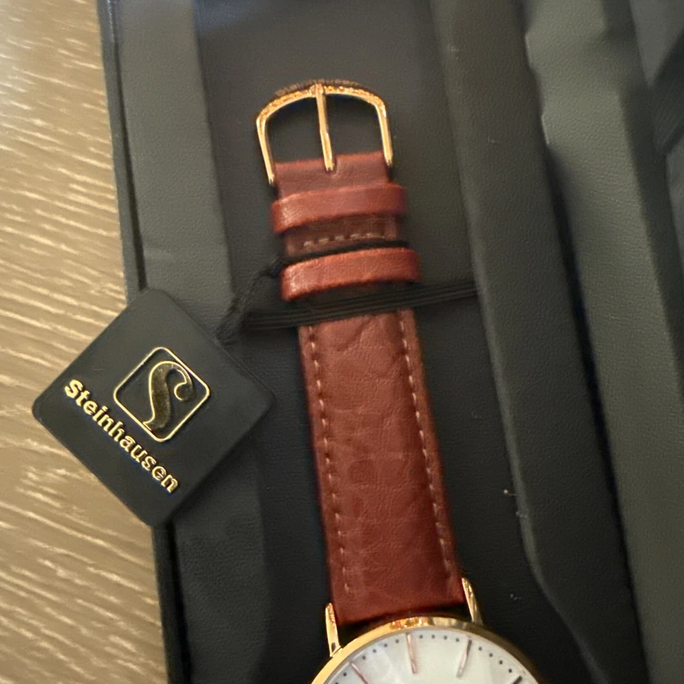 Elegante Reloj de Vestir Steinhausen Movimiento Suizo Cuarzo Nueva Batería Esfera Blanca Dorado Foto 3 de 4