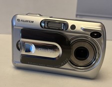 Fujifilm Digital Camera FinePix A330 3.2MP Silver Tested