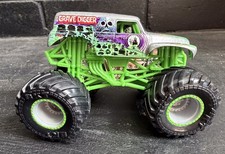 Hot Wheels Monster Jam Grave Digger Monster Truck 1:64 2019 Diecast Toy