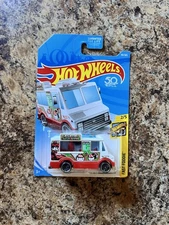 Hot Wheels 2017 Quick Bite Fast Foodie Series Sushi Truck 2 of 5