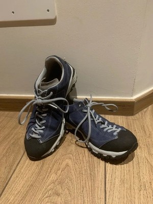 Wanderschuhe mit Vibram Sohle.  Ideal für eine Bergtour