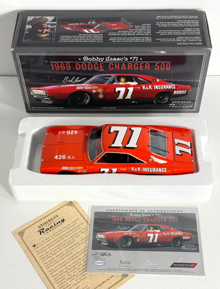 Bobby Isaac #71 1969 Dodge Charger 500 University of Racing 1 24