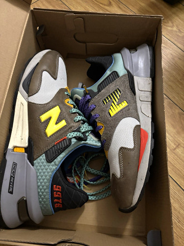 New Balance 997S Men's Low Top Lace-Up Athletic Sneakers Gray Brown Yellow