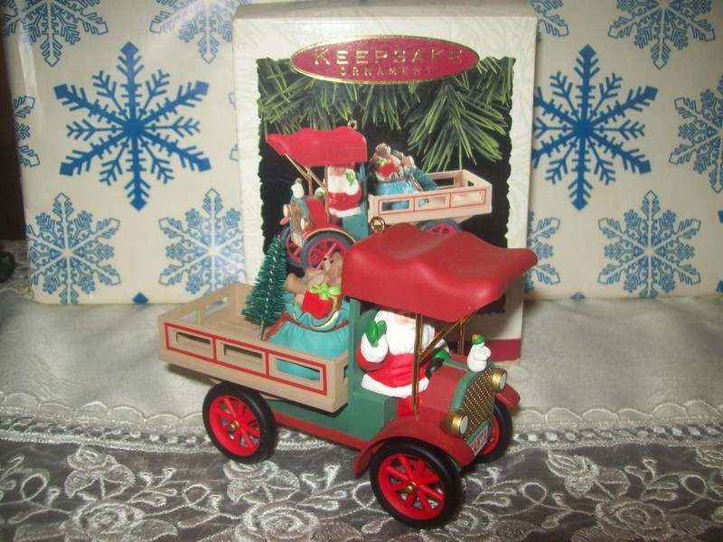 HALLMARK HAPPY HAUL-IDAYS #15 HERE COMES SANTA SERIES 1993 CHRISTMAS ORNAMENTS