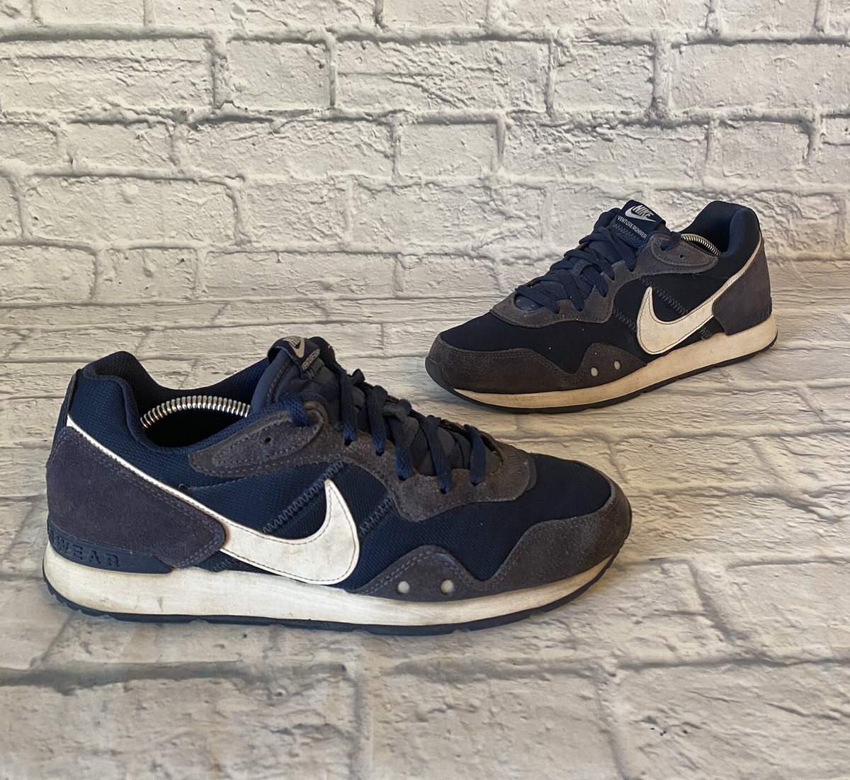 nike venture runner men's stores