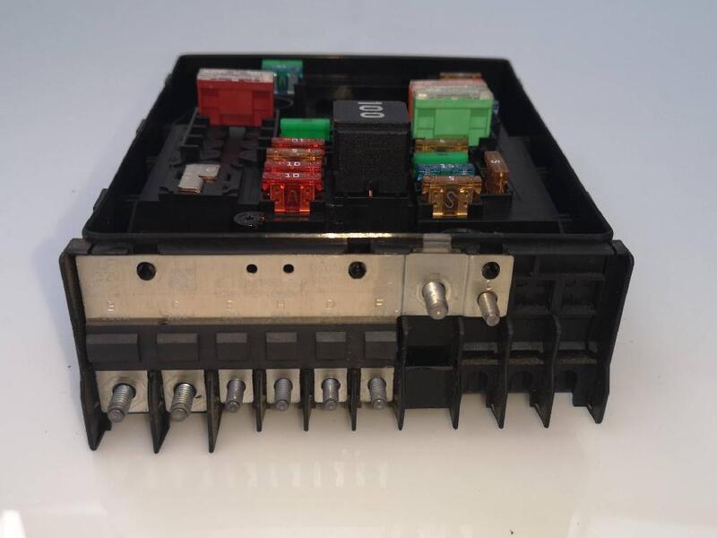 専用③ 1K0937820B fuse box for VOLKSWAGEN CADDY KA KB (2C) 1.6 TDI