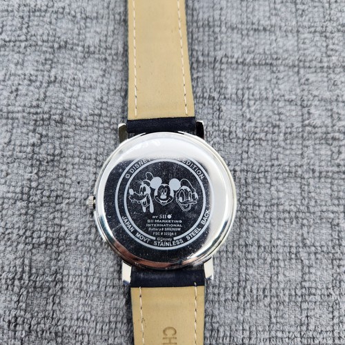 Reloj Disney Edición Especial Mickey Mouse 70 Años de Amistad Probado Funciona - Imagen 9 de 16