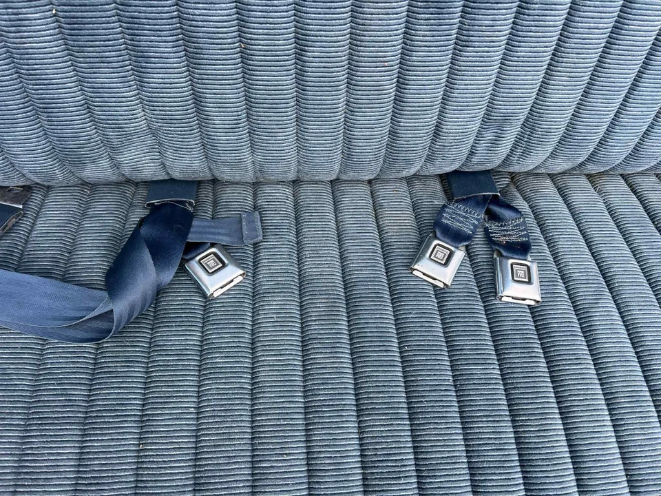 ASIENTO TRASERO TERCERA FILA SUBURBAN CHEVY GMC SEGUNDA BLAZER JIMMY 81-91 AZUL Foto 3 de 4