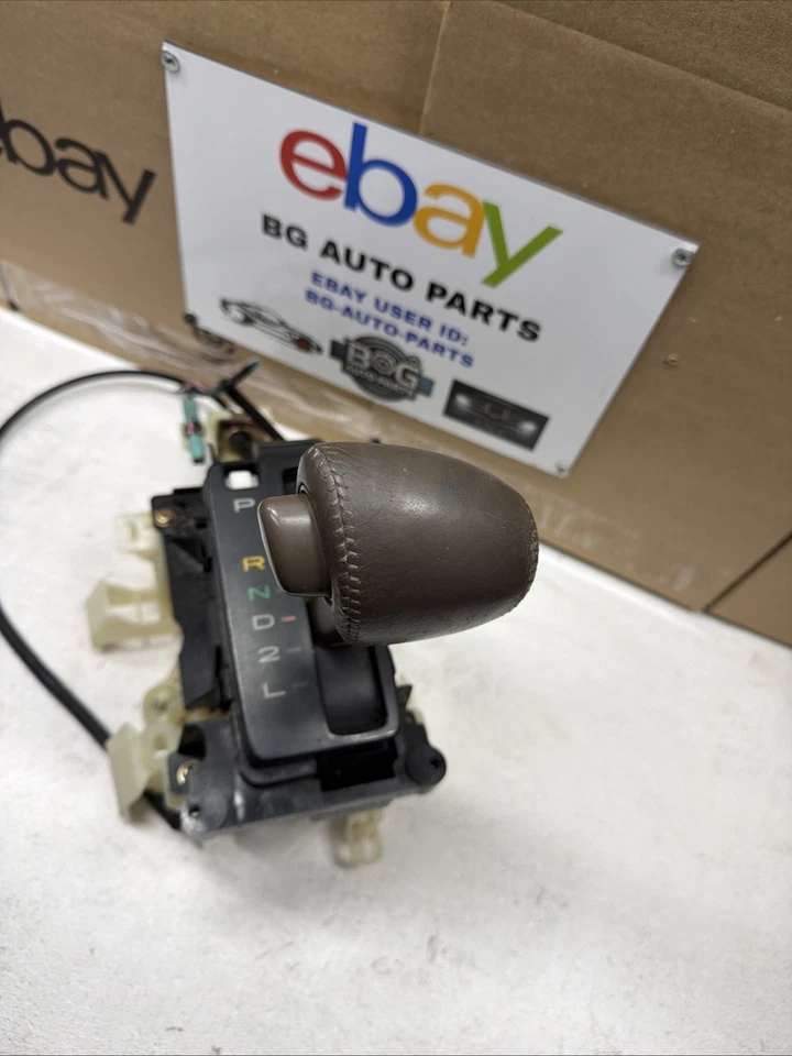 1997-2001 LEXUS ES300 GENUINE AUTO TRANSMISSION GEAR SHIFTER LEVER SELECTOR OEM - Image 2 of 4