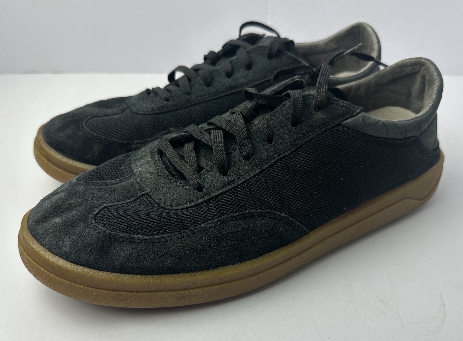 Olukai Punini Black Dark Shadow Gray Mens Sneakers Size 10 Gum Sole Preowned