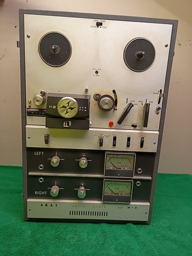 Vintage Akai Reel to Reel Cross Field X Model M-9 serial 11046 Tokyo, Japan