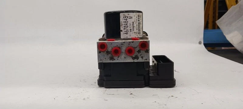 Bomba actuadora de freno antibloqueo ABS 2011-2012 Mitsubishi RVR fabricante de equipos originales Foto 2 de 4