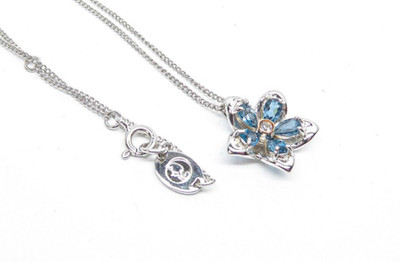 Clogau Gold Silber & 9 kt Rotgold Blautopas Vergissmeinnicht Anhänger & 22'' Kette