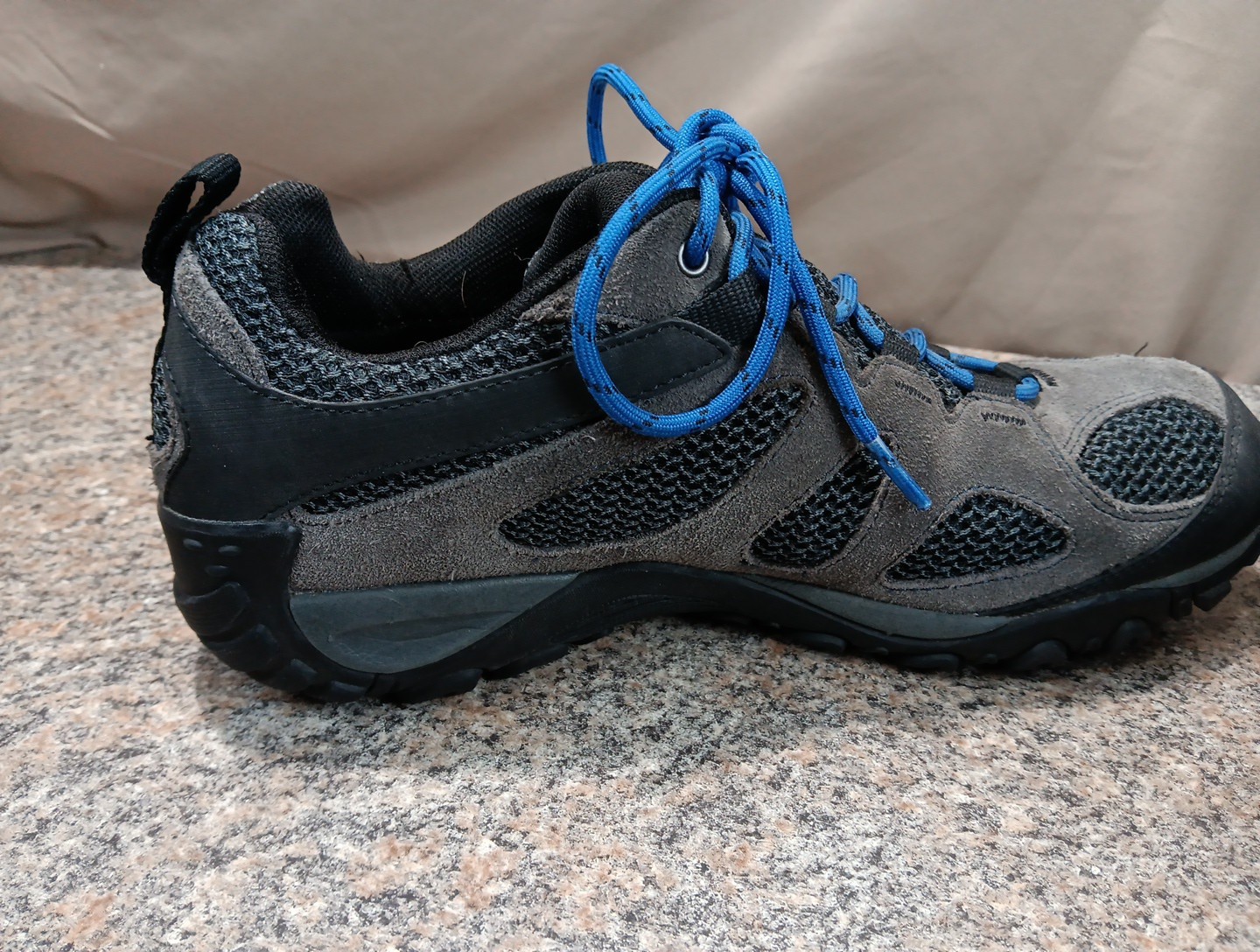 Stivali da trekking Merrell Yokota 2 grigio medio impermeabili J9969 da uomo taglia 8