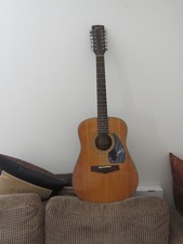 acoustic guitar used