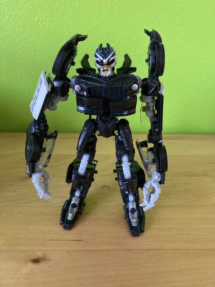 Hasbro Transformers Studio Series SS-28 Barricade Authentic - Image 2 of 4