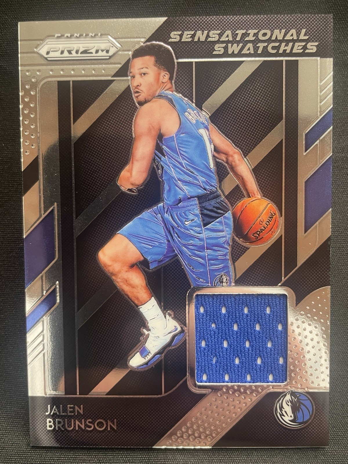 2018-19 Panini Prizm - Sensational Swatches Jalen Brunson #76 (MEM, RC)