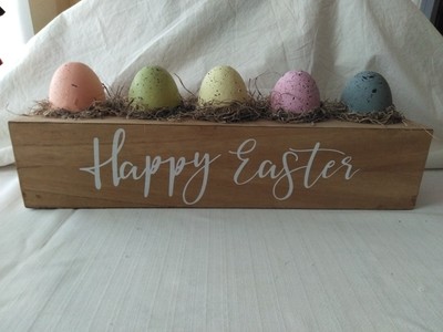 ''Happy Easter'' Easter Egg Decoration