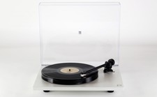 Rega Planar 1 Plus Turntable With Premounted Carbon Mm Cartridge (white)