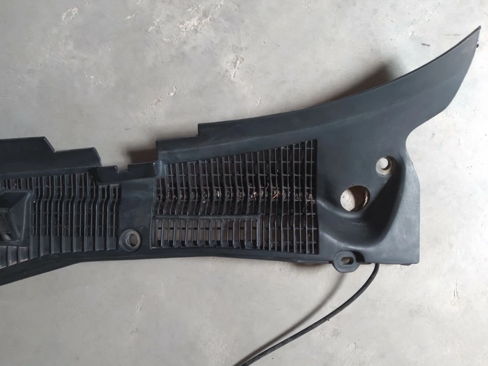 Oldsmobile 88 1999 limpiaparabrisas cubierta rejilla ventilación Foto 2 de 4