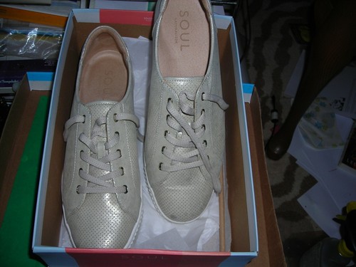 topaz platform sneaker