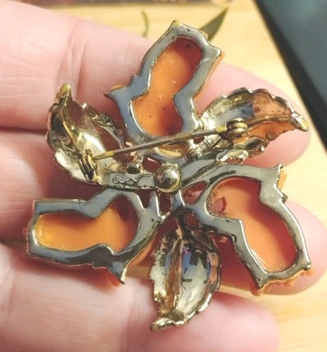 Vintage 2" CELLULOID Salmon Colored Tulip and Leaves Gold Tone Unsigned Pin! - Picture 4 of 10