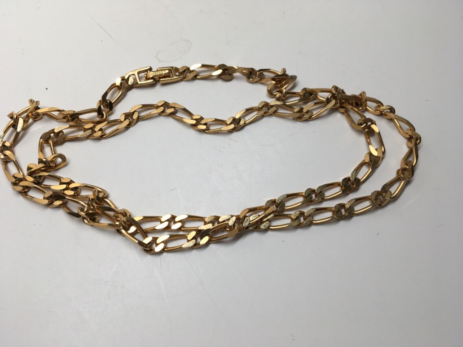 VTG Signed MONET Gold Tone Figaro Chain Necklace … - image 4