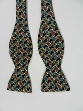 Thos. David Mens Bow Tie Black with Red Green Beige Paisley Design Sz Adjustable