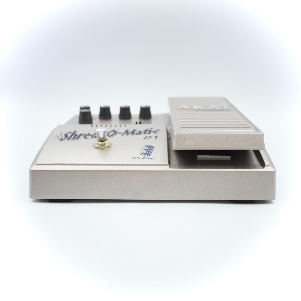 AKAI D1 Shred-O-Matic Tube Solid State Hybrid Distortion