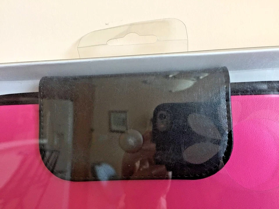 NEW IN PACKAGE DiVOGA TABLET CASE PINK  AND BLACK SLIDES IN TOP W/HOOK CLOSURE - Image 2 of 4