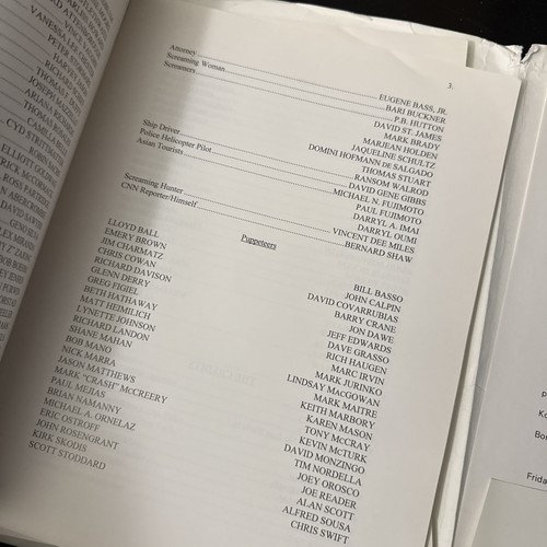 Jurassic Park The Lost World Movie Press Kit Folder with 2 Booklets and 9 Photos - Picture 7 of 17