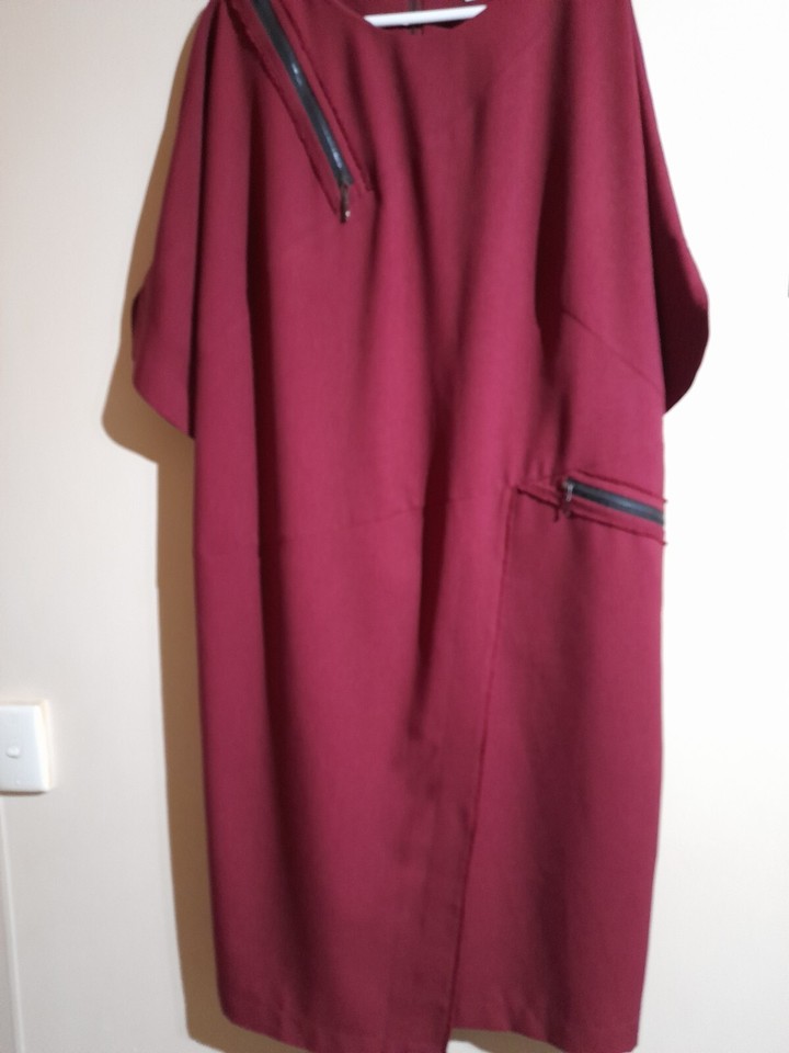 AMELIA LUX A-LINE DRESS BURGUNDY SIZE 58/3XL MIDI ZIPPER DETAIL AND POCKET