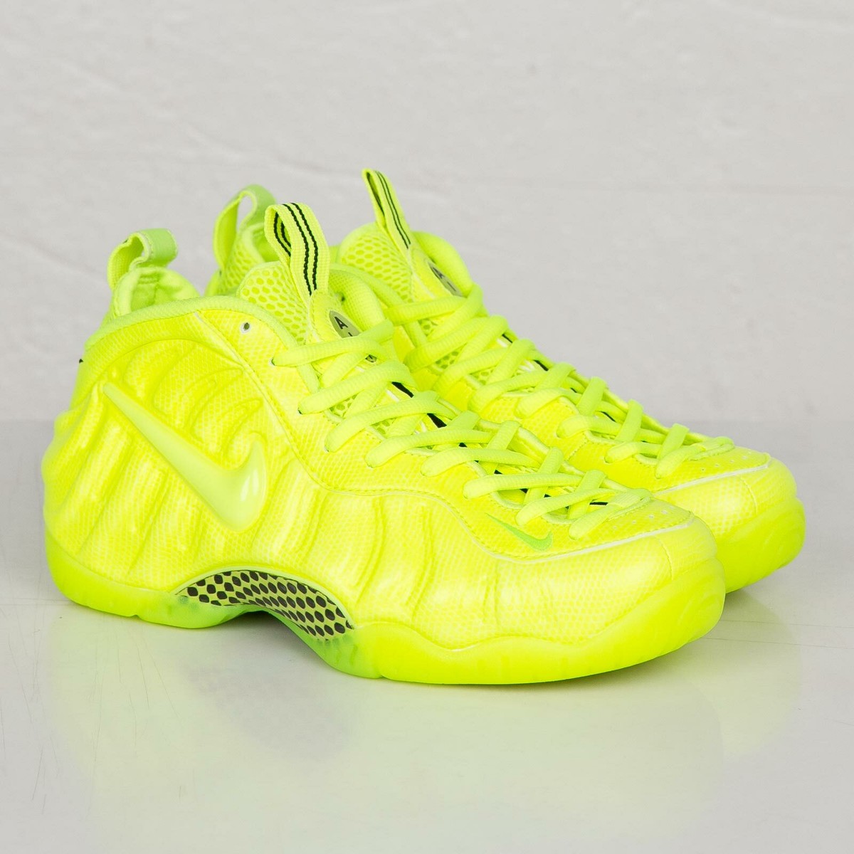 Nike Air Foamposite Pro Volt Size 8. 624041-700 | eBay display picture 3