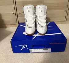 Riedell 43( Bronze Star (size 8.5 Women’s C/B Width)