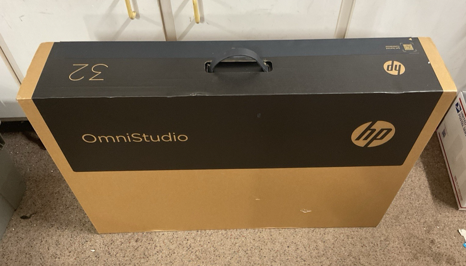 Brand New! HP - OmniStudio X - Copilot+ PC - 31.5