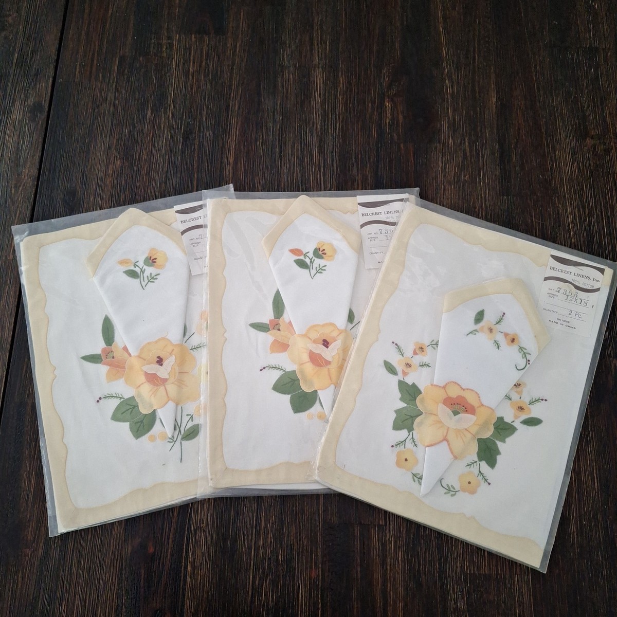 Placemats, Vintage Floral Pattern, 100% linen, decorative  Vintage Handmade Floral Linen Placemats• main image 1
