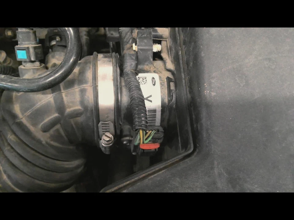 Medidor de flujo de aire de inyección de combustible usado se adapta a: Ford Focus 2012 gasolina 2,0 L VIN 2 8º Foto 2 de 4