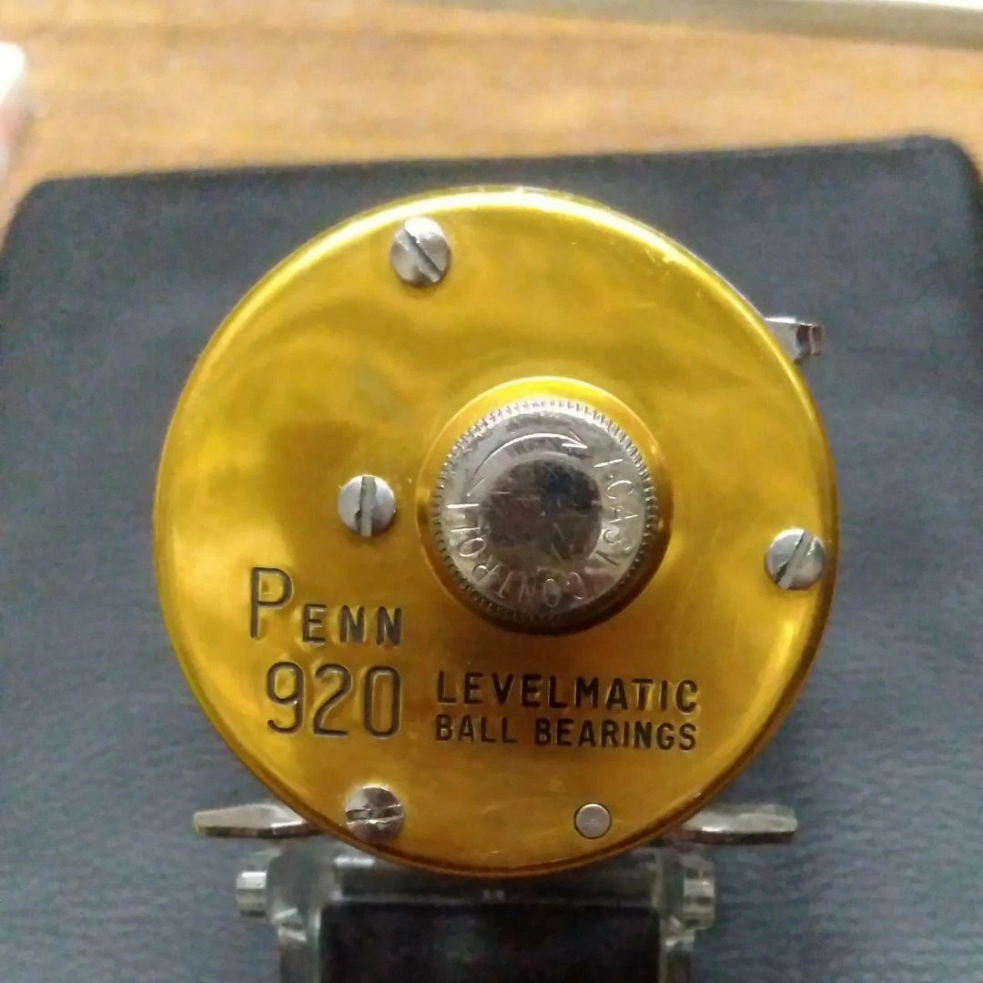 Penn 920 LEVELMATIC Ball Bearings Fishing Equipment Reel Good Condition 854/AK