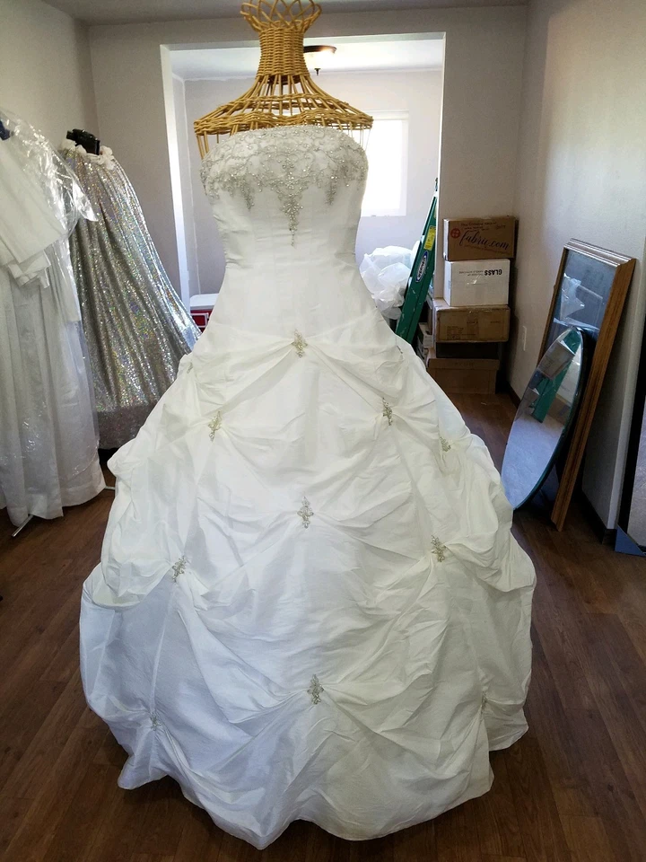 Принцесса красивое свадебное платье 6. Очищен и готов к носке. - Изображение 3 из 4