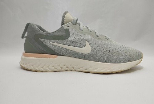 Nike Odyssey React Women's Running Shoe Size 7.5 (Light Silver)