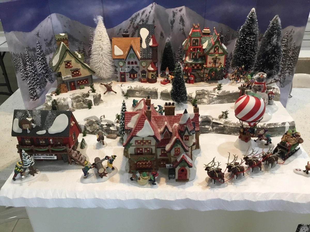 Christmas Village Display Platform Large W Sled Hill Lemax , Dept 56 North  Pole